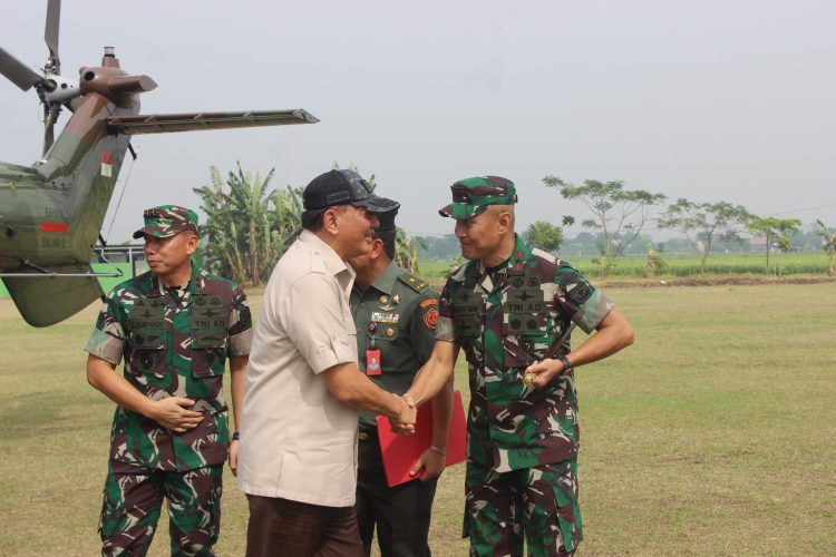 Danrem 051/Wkt Dampingi Menhan RI Tinjau Kesiapan Prajurit Yonif TP 843/PYV Bekasi