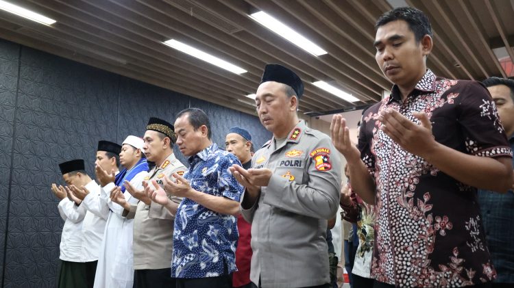 Divhumas Polri Gelar Shalat Gaib untuk Driver Ojol Korban Rantis Brimob