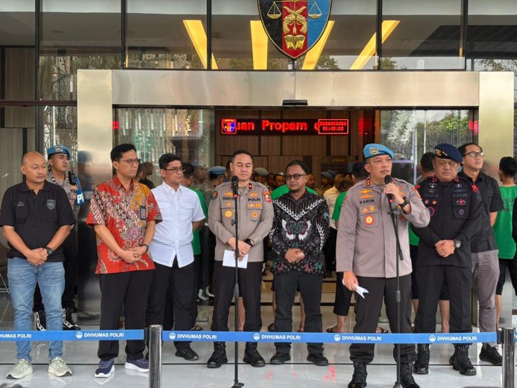 Polri Tahan Tujuh Personel Brimob Terkait Insiden Ojol Tewas Tertabrak Rantis