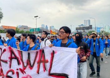 Situasi Terkendali, Mahasiswa Datangi DPR Usai Aksi Buruh