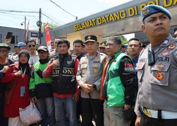 Kapolda Banten Turun Langsung Temui Aksi Solidaritas Ojol