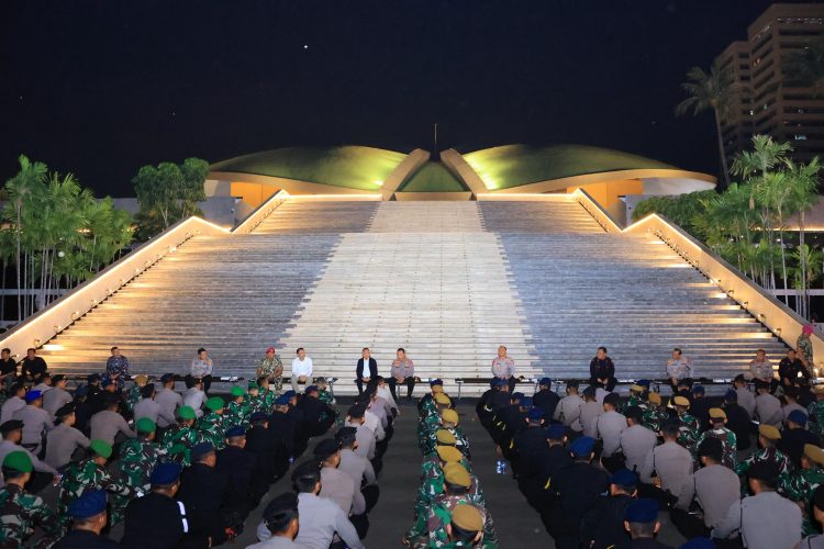 Kapolri Apresiasi Personel Pengamanan Objek Vital di DPR/MPR RI