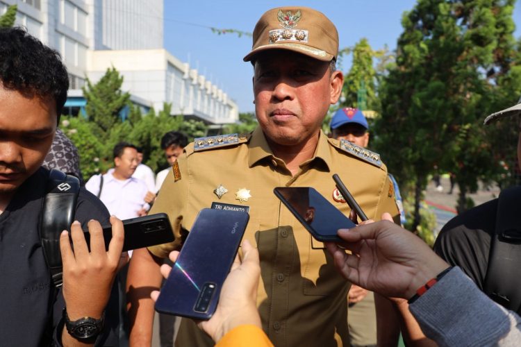 Bekasi Tegang Pascademo, Wali Kota Tri Adhianto Pimpin Doa dan Apel Siaga