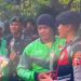 Aksi Ojol Tebar Sejuta Mawar Kebaikan Aparat TNI-Polri dan Masyarakat
