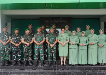 Pangdam XXIII/Palaka Wira Mayjen Binsar Sianipar Tiba di Makodam Disambut Tradisi Penciuman Duaja