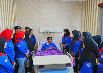 Buruh KSPSI Tunjukkan Solidaritas, Jenguk Anggota Polri Korban Kerusuhan