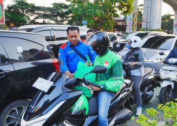 Buruh KSPSI dan Polri Adakan Bakti Sosial, Ratusan Paket Sembako Dibagikan kepada Warga