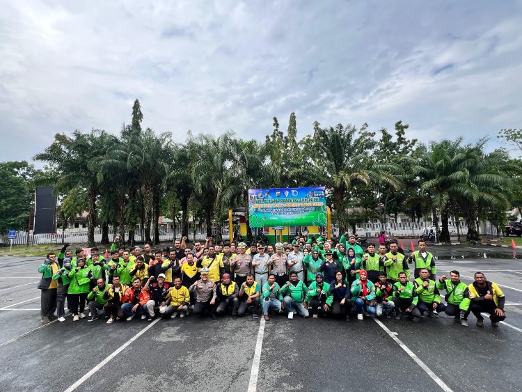 Ojol Pekanbaru Dikukuhkan Jadi Duta Keselamatan Berlalu Lintas