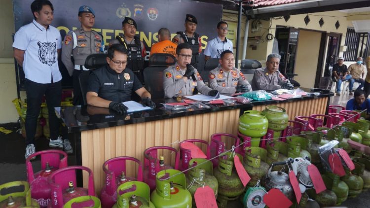 Polisi Bongkar Praktik Pengoplosan Gas LPG Subsidi di Purbalingga
