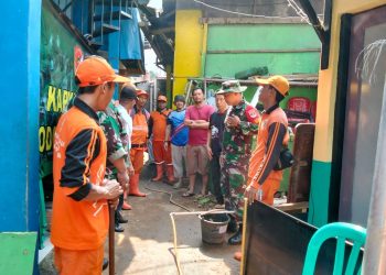 Kodim 0505/Jakarta Timur Bangun Sumur Air Bersih di Mushola Nurul Falah