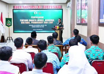 Kodim 0808 Sosialisasi Bahaya Miras, Narkoba, HIV/AIDS, Pornografi dan LGBT Kepada Keluarga TNI