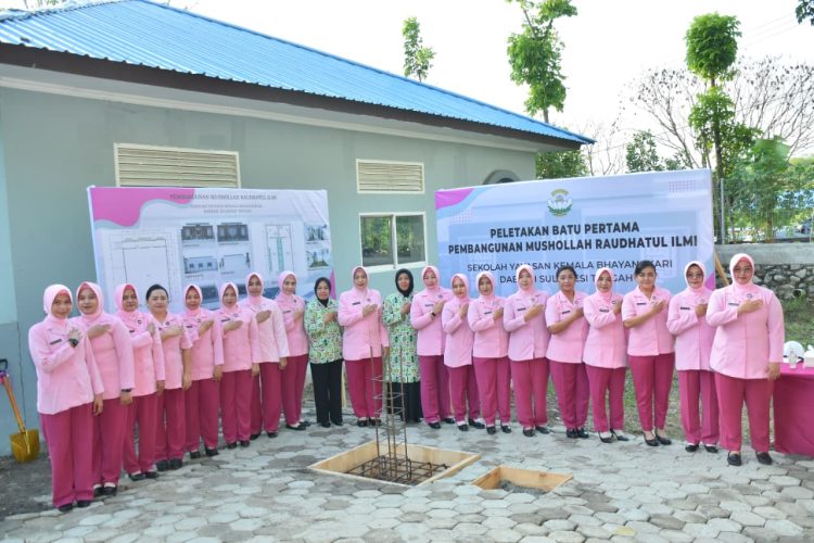 Kapolda Sulteng Hadiri Peletakan Batu Pertama Mushollah Raudhatul Ilmi