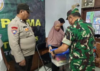 Bakti Teritorial Prima, Koramil 03/Pasar Rebo Ciracas Bagikan Paket Sembako untuk Anak Stunting