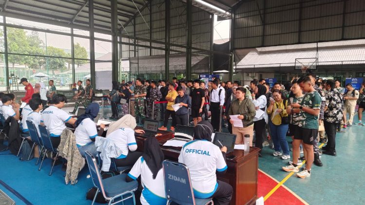 Ribuan Peserta Antusias Ikuti Pembagian Race Pack Panglima TNI Run 2025