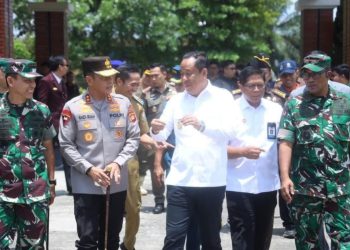 Kapolda Sumsel Hadiri Penyambutan KASAU di Bandara SMB II Palembang