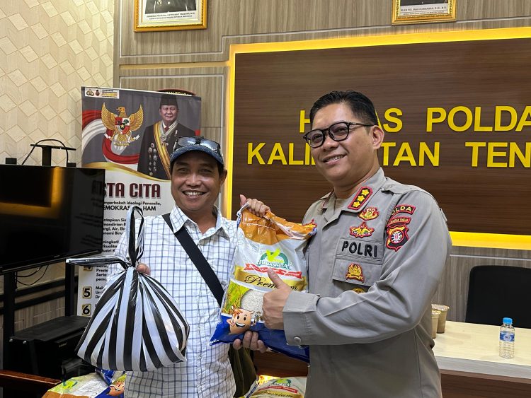 Polda Kalteng Beri Bantuan Paket Sembako untuk Insan Pers