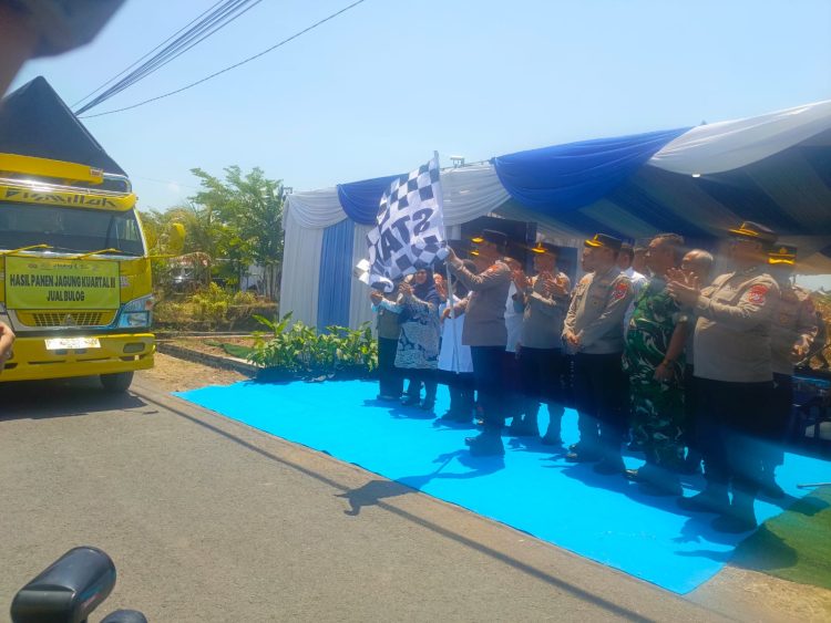 Kapolda Jatim Hadiri Panen Jagung Serentak Kuartal III, di Polresta Banyuwangi
