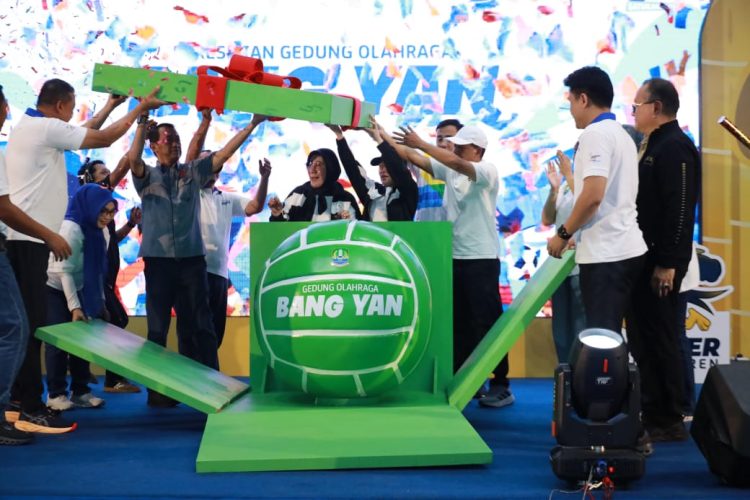 Tri Adhianto Buka Puncak Haornas ke-42 dan Resmikan GOR Bang Yan