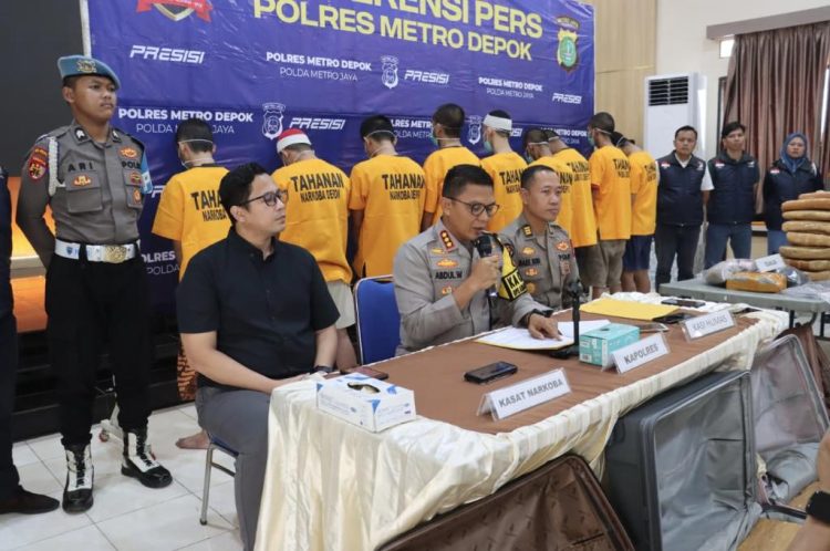 Polres Metro Depok Amankan Enam Tersangka Kasus Peredaran Narkoba Jenis Ganja