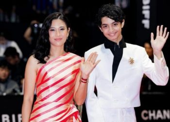 Red Carpet BIFF 2025: Elegansi Dian Sastrowardoyo dan Ali Fikry dalam Mothernet