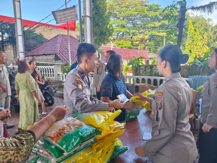 Polda Sumut Gelar Gerakan Pangan Murah di Gereja GBKP Bangun Mulia