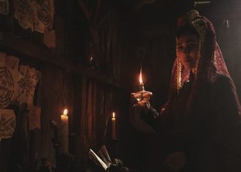 Aura Misterius Luna Maya dalam Film “Santet Dosa di Atas Dosa” Ingatkan Penggemar pada Suzzanna