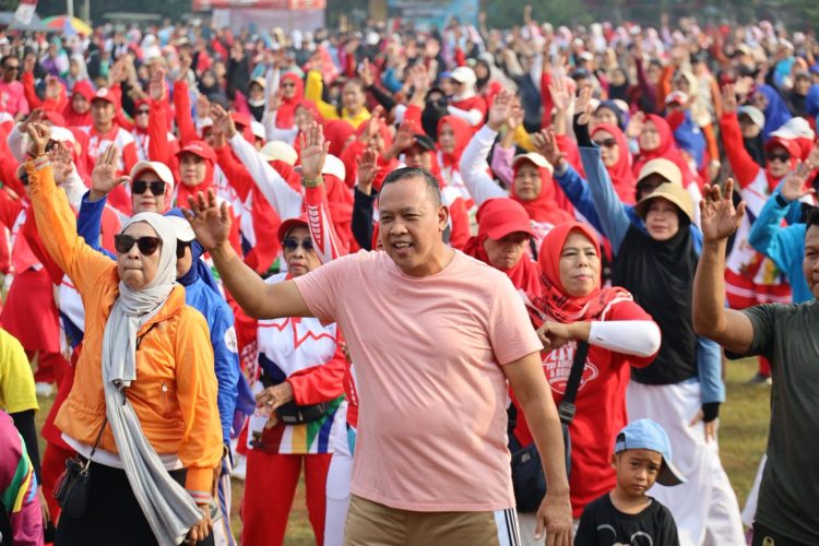 Semarak Festival Olahraga Bekasi, Tri Adhianto Serukan Budaya Bawa Tumbler dan Kurangi Sampah Plastik