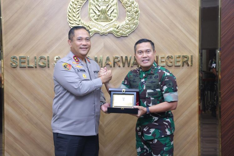 Kapolda Kepri Terima Kunjungan Pangdam XIX/Tuanku Tambusai, Bahas Stabilitas Keamanan