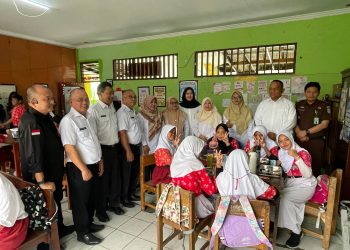 Program Makanan Bergizi di Sekolah Berjalan Baik, Kadisdik Bekasi Lakukan Pemantauan Lapangan