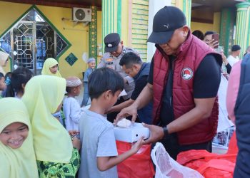 Ditresnarkoba Polda Kepri dan Jurnalis Batam Gelar Bakti Sosial di Kampung Tua Tanjung Riau