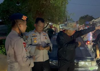 Tim SAR Batalyon Evakuasi Warga Terdampak Banjir di Sukatani 