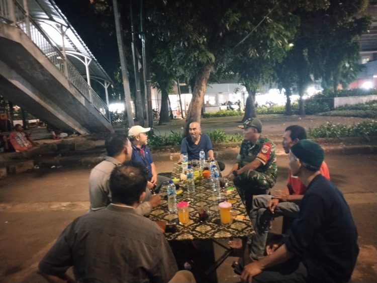 Babinsa Bukit Duri Patroli Poskamling  Jaga Keamanan 