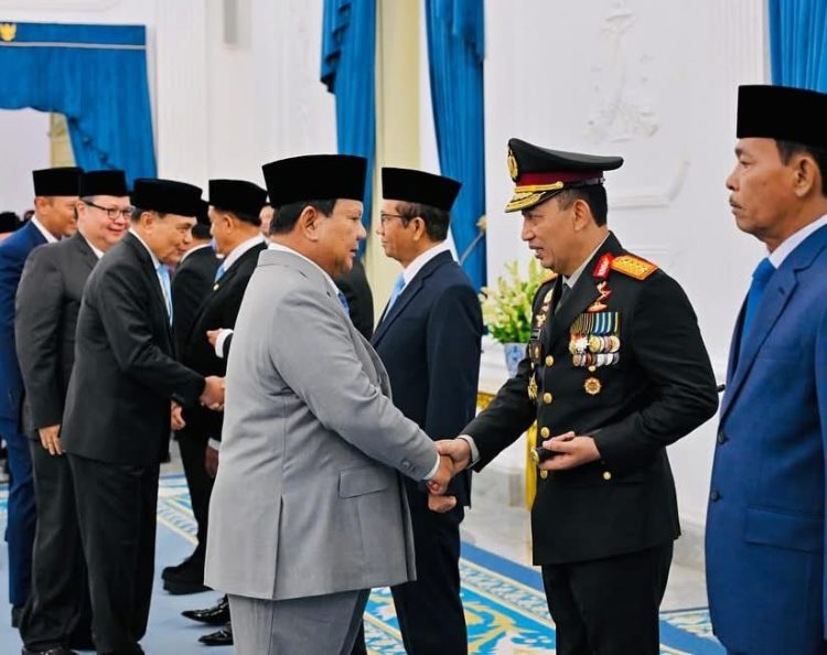 Prabowo Lantik Keanggotaan Komisi Percepatan Reformasi Polri di Istana Merdeka