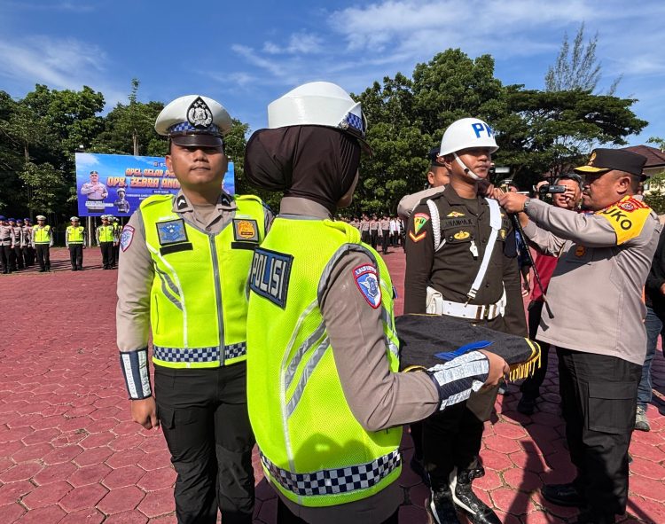 Kapolda Sultra Pimpin Apel Gelar Pasukan Operasi Zebra Anoa 2025