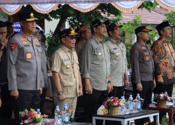 Kapolda Kalteng Dampingi Gubernur Tinjau Sarpras dan Layanan Sosial di SMA 4 Muara Teweh