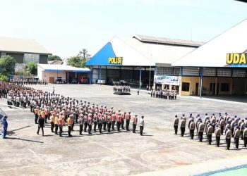 Respons Cepat Polri: Ratusan Personel Brimob-Sabhara Diterjunkan Bantu Korban Bencana di Aceh, Sumbar, dan Sumut