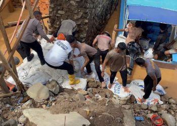 Polda Sumut Bangun Jembatan Darurat di Tapteng, Pulihkan Akses Warga dan Jalinsum