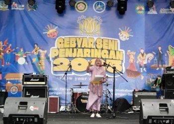 Momen Hanifah Cilik Baca Puisi “Tanah Sumatera Berduka” di Gebyar Seni Penjaringan 2025