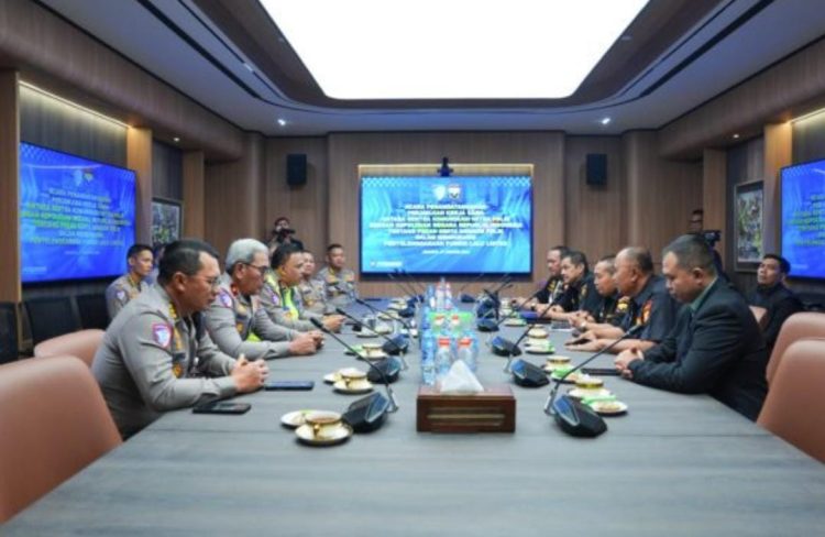 Hadirkan Pelayanan Terbaik, Kakorlantas Polri Dorong Transformasi Kultural lewat Kemitraan Senkom