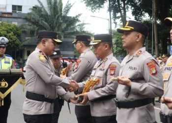 Operasi Lilin Jaya 2025 Sukses, Wakapolda Metro Jaya Beri Penghargaan Pospam dan Posyan Terbaik