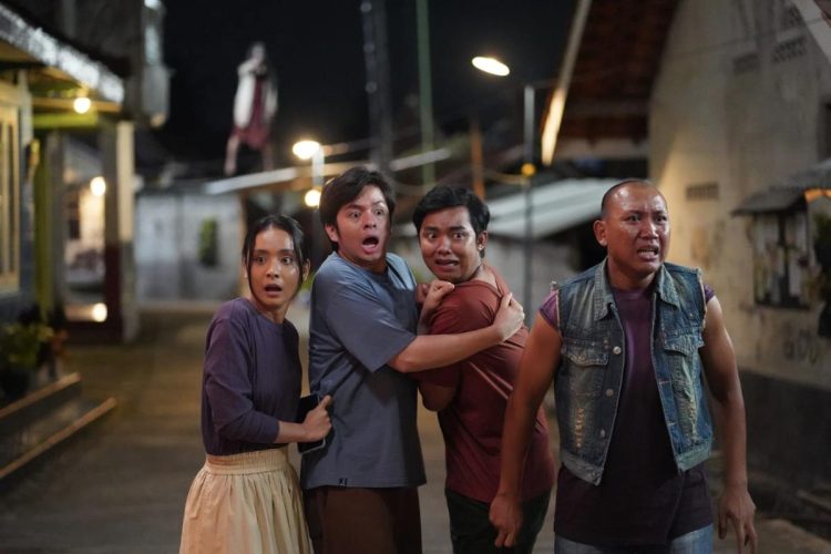 Keseruan Dodit Mulyanto dan Angga Yunanda dalam Film Horor-Komedi “Sebelum Dijemput Nenek” Menjadi Tontonan Paling Riang Awal Tahun