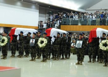 Penuh Duka & Penghormatan, KKP Lepas Tiga Korban ATR 42-500 ke Peristirahatan Terakhir