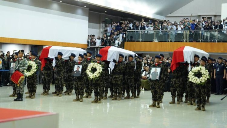 Penuh Duka & Penghormatan, KKP Lepas Tiga Korban ATR 42-500 ke Peristirahatan Terakhir