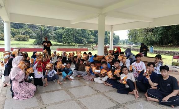 Halal Bihalal Yayasan Cahaya Madani Indonesia Pererat Silaturahmi di Kebun Raya Cibinong