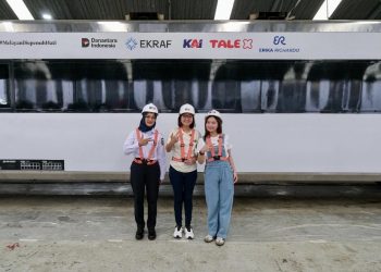 Semangat Kartini di Rel Kereta, Karya Erika Richardo Warnai Perjalanan Publik