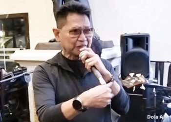 Musisi Legendaris Obbie Messakh Membawakan Lagu “Kisah Kasih di Sekolah” di Nostalgia Emas
